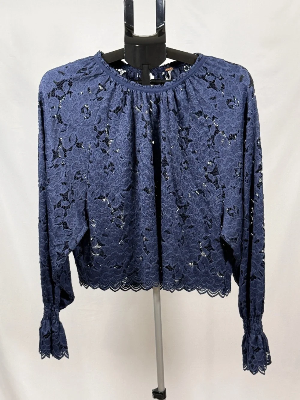 Free People Olivia Lace Top XS Navy NWT Romantic Boho Floral Balloon Sleeve